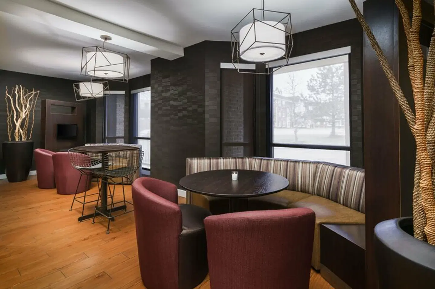 Courtyard by Marriott Chicago Bloomingdale Bar