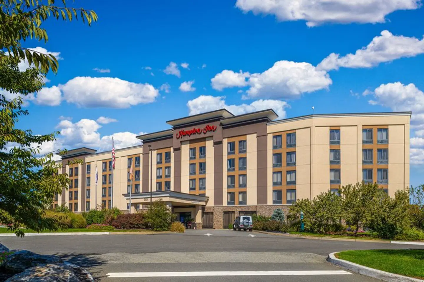 Hampton Inn Carlstadt-At The Meadowlands EXTERIOR