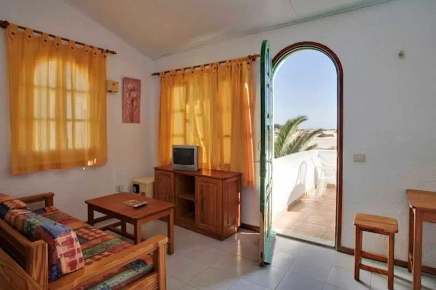 Cotillo Lagos ROOM_EXAMPLE