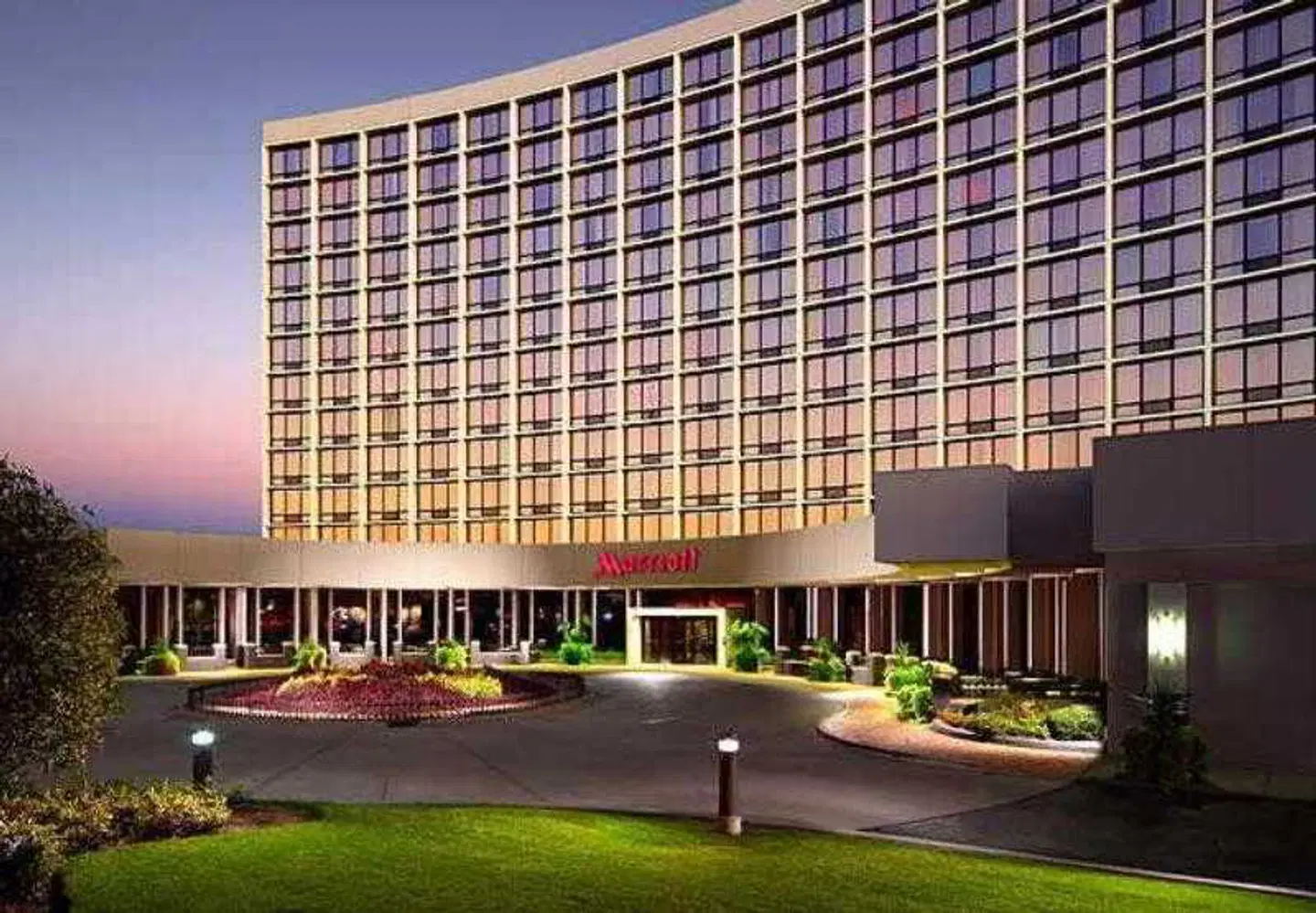 Marriott Chicago Oak Brook EXTERIOR