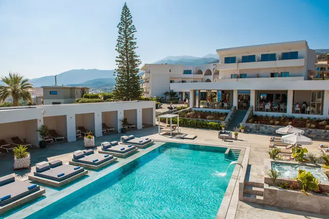 Matheo Villas & Suites OUTDOOR_POOL