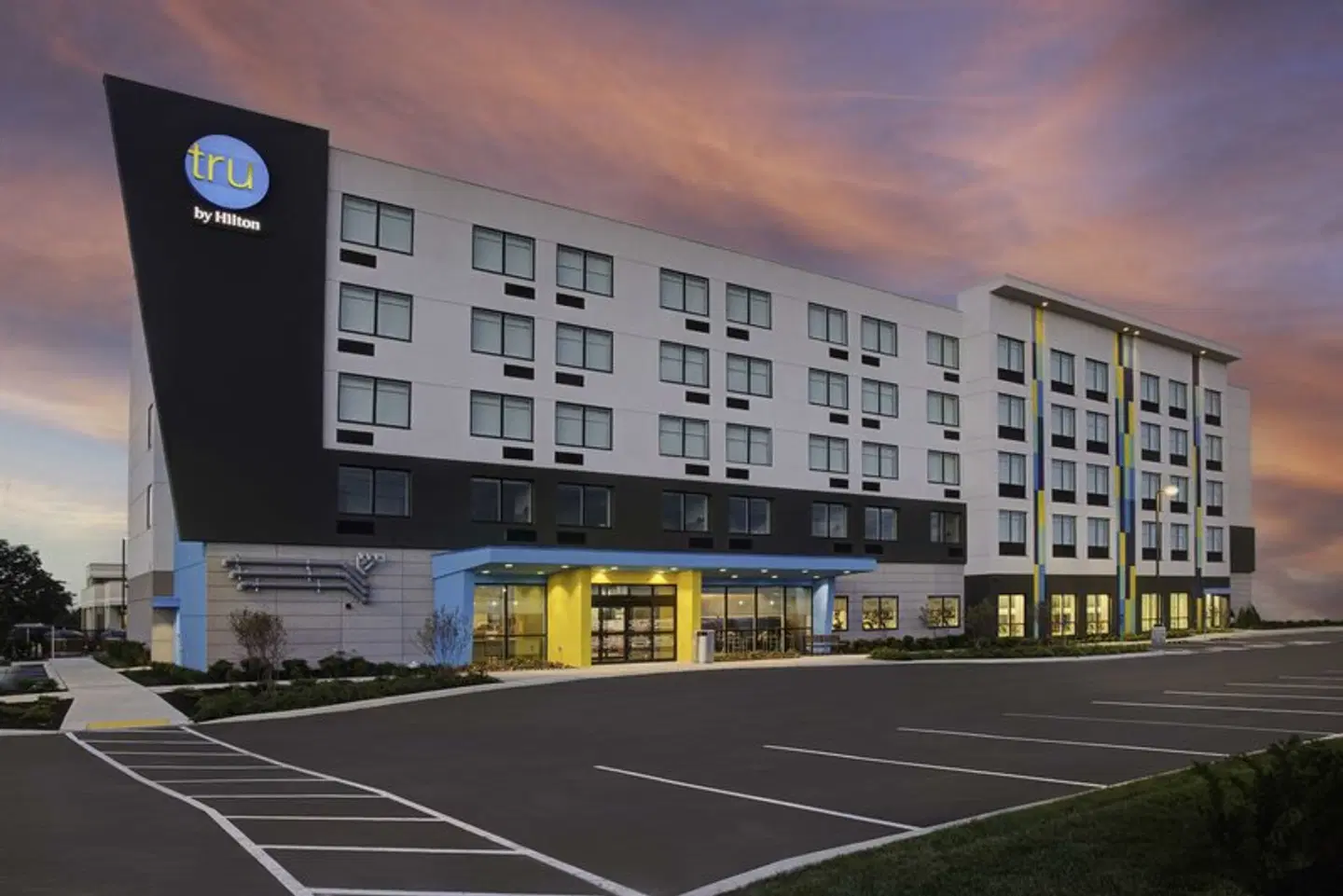 Tru By Hilton Toronto Airport West EXTERIOR