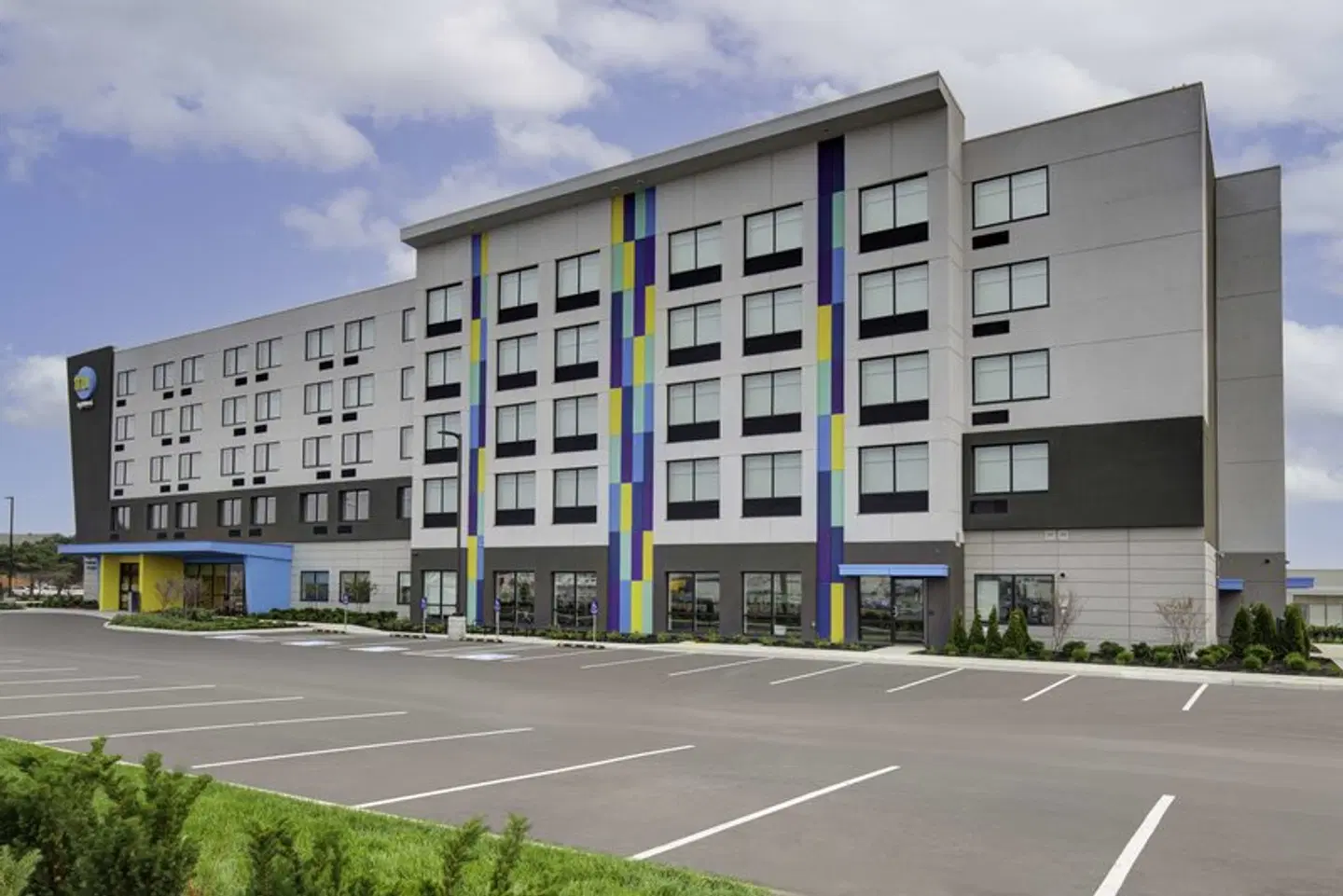 Tru By Hilton Toronto Airport West EXTERIOR
