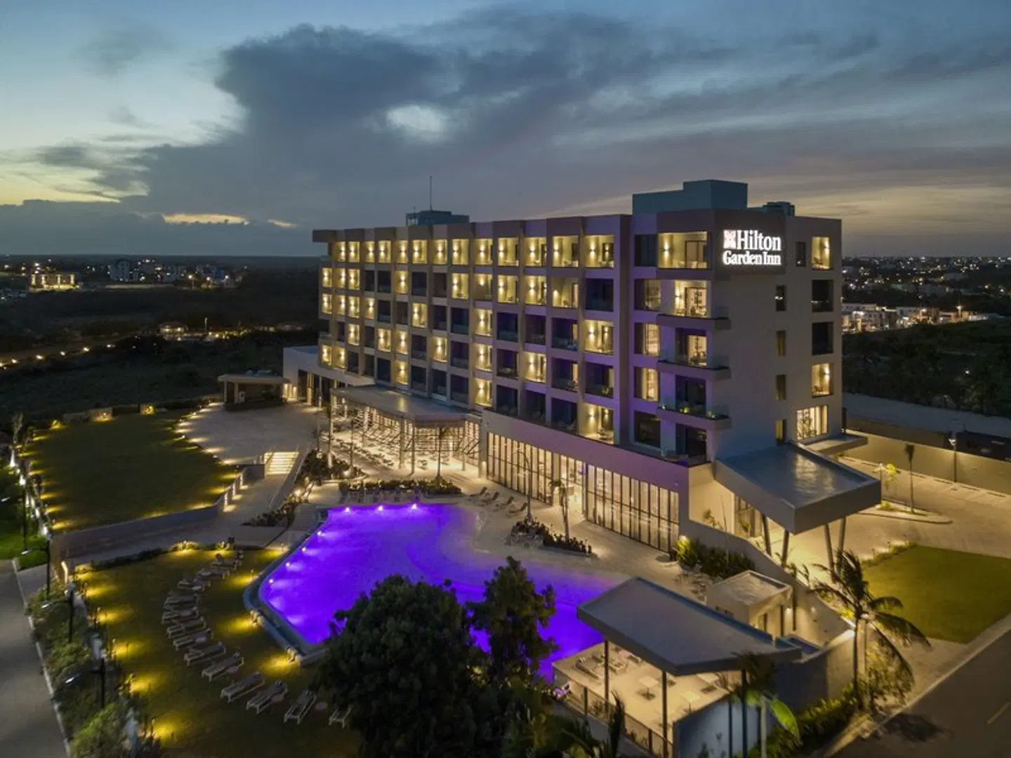 Hilton Garden Inn La Romana EXTERIOR
