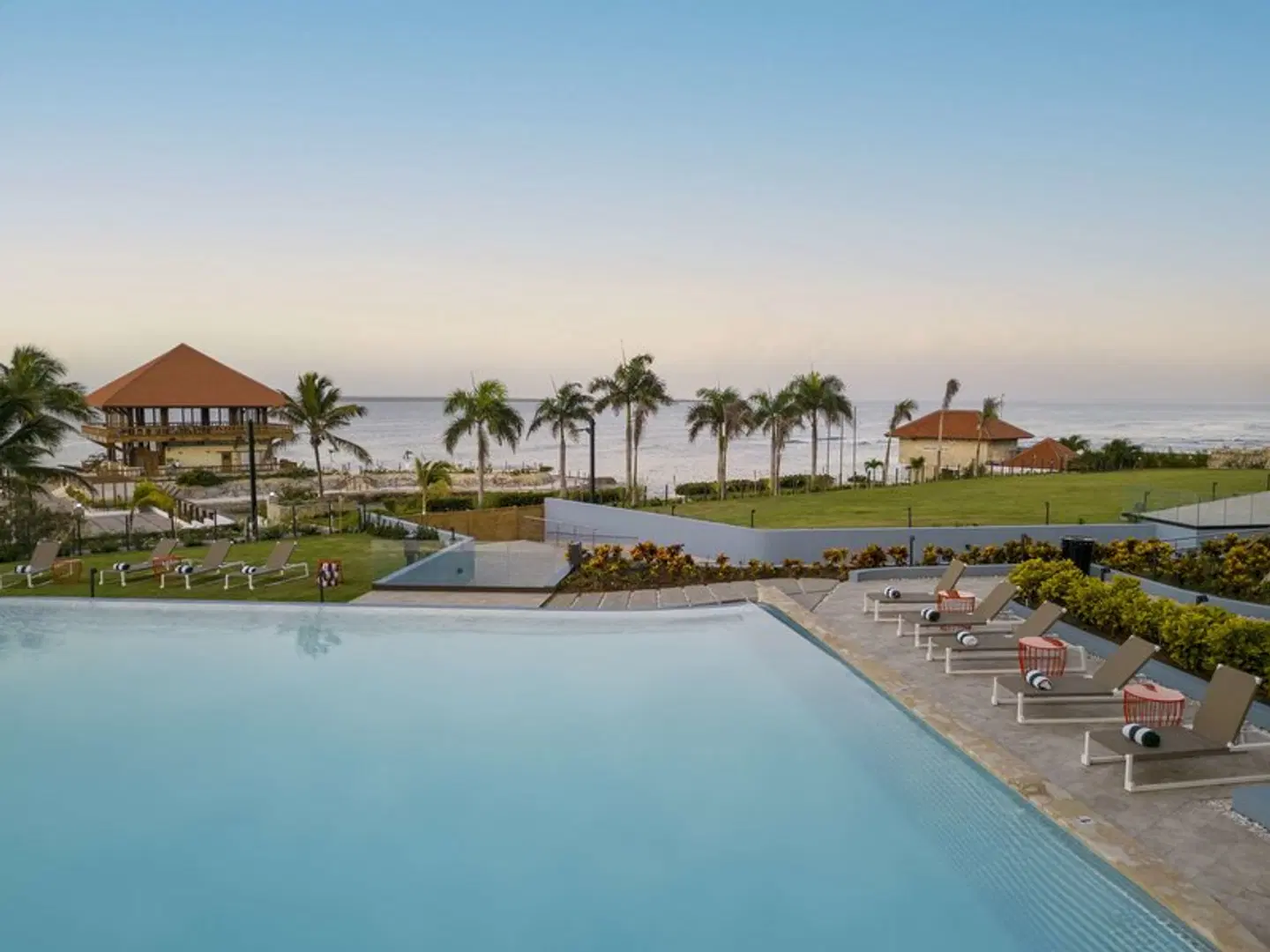 Hilton Garden Inn La Romana OUTDOOR_POOL