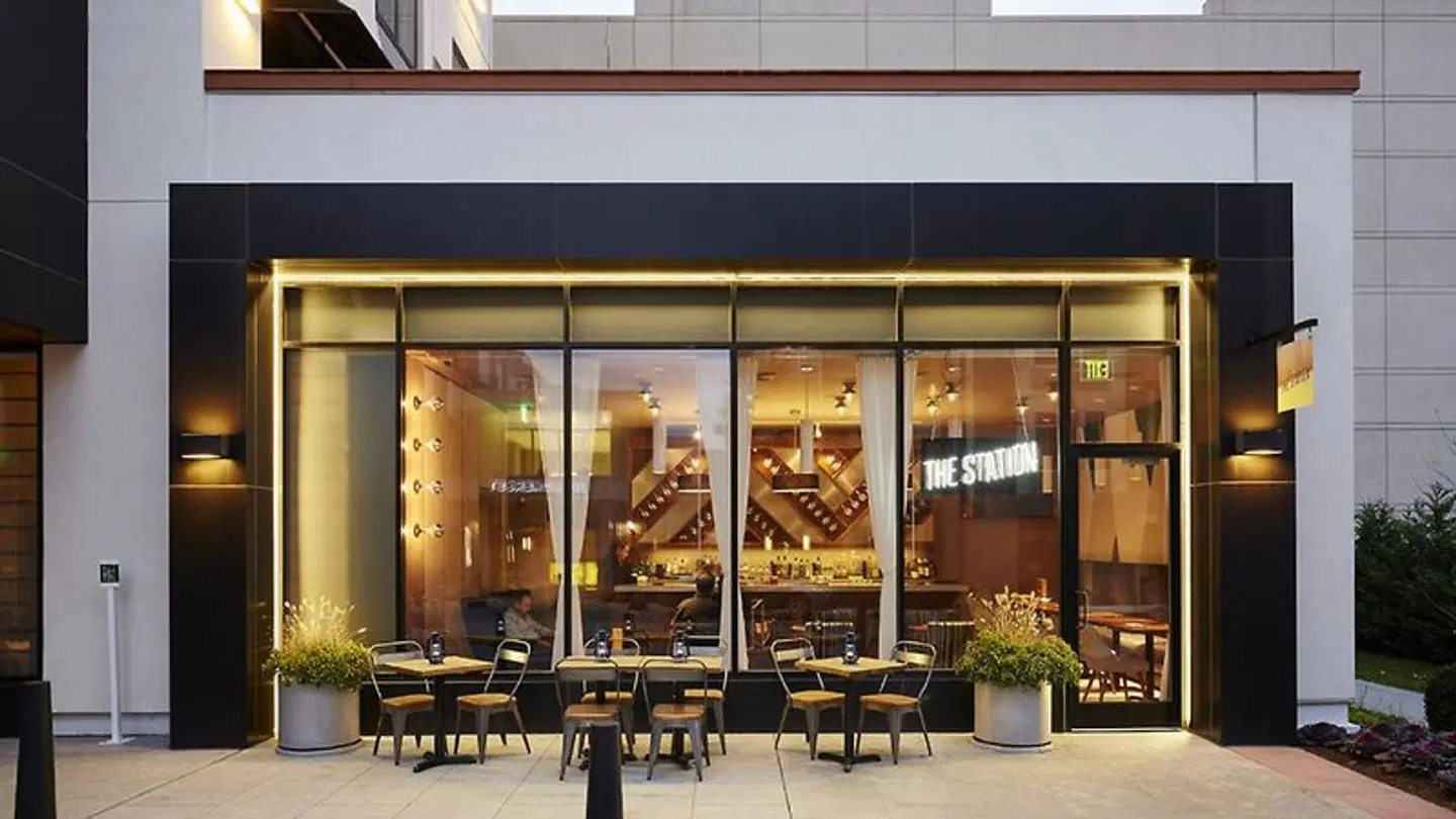 Element by Marriott Harrison - Newark Restaurant