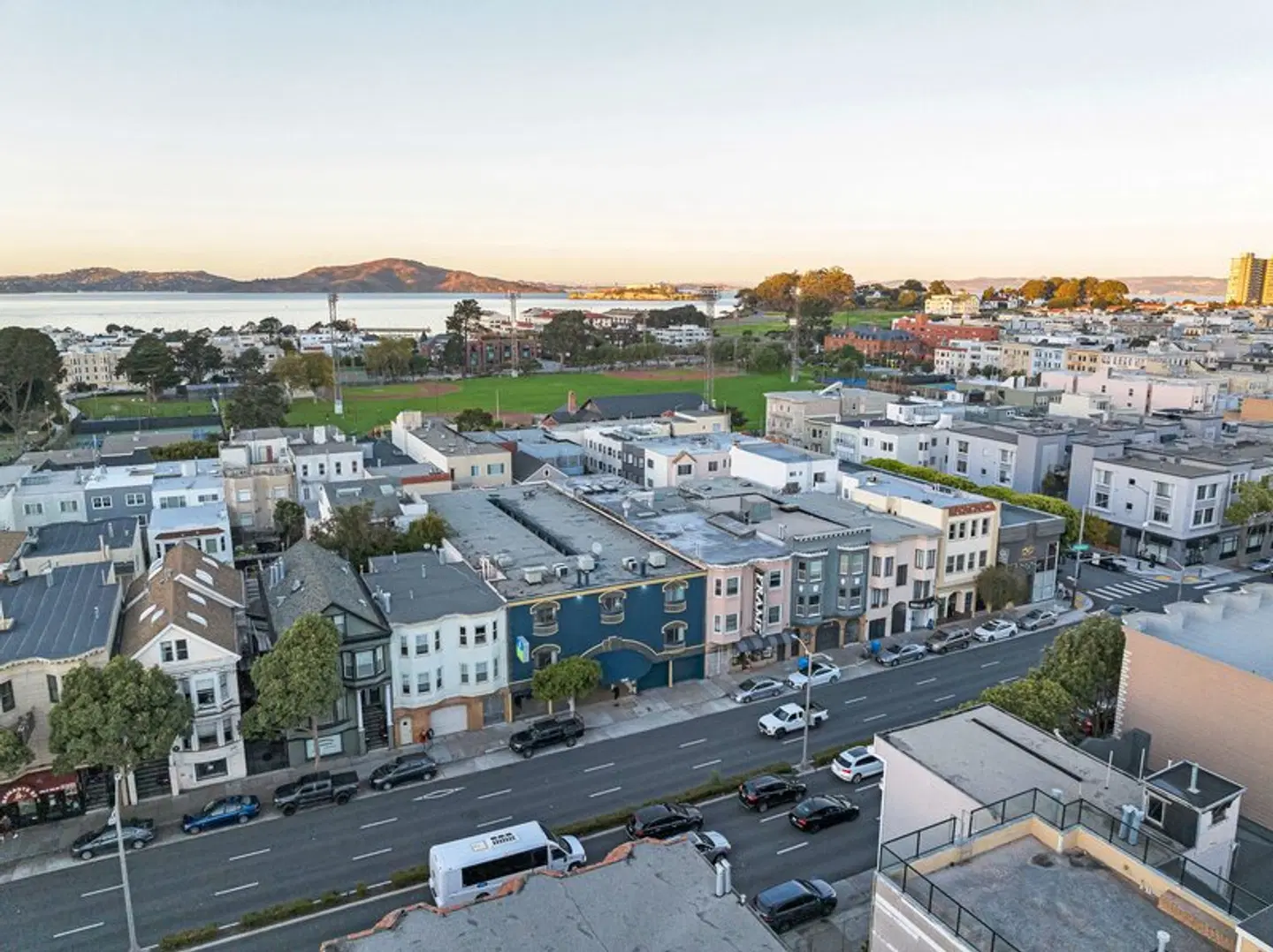 SureStay by Best Western San Francisco Marina District EXTERIOR