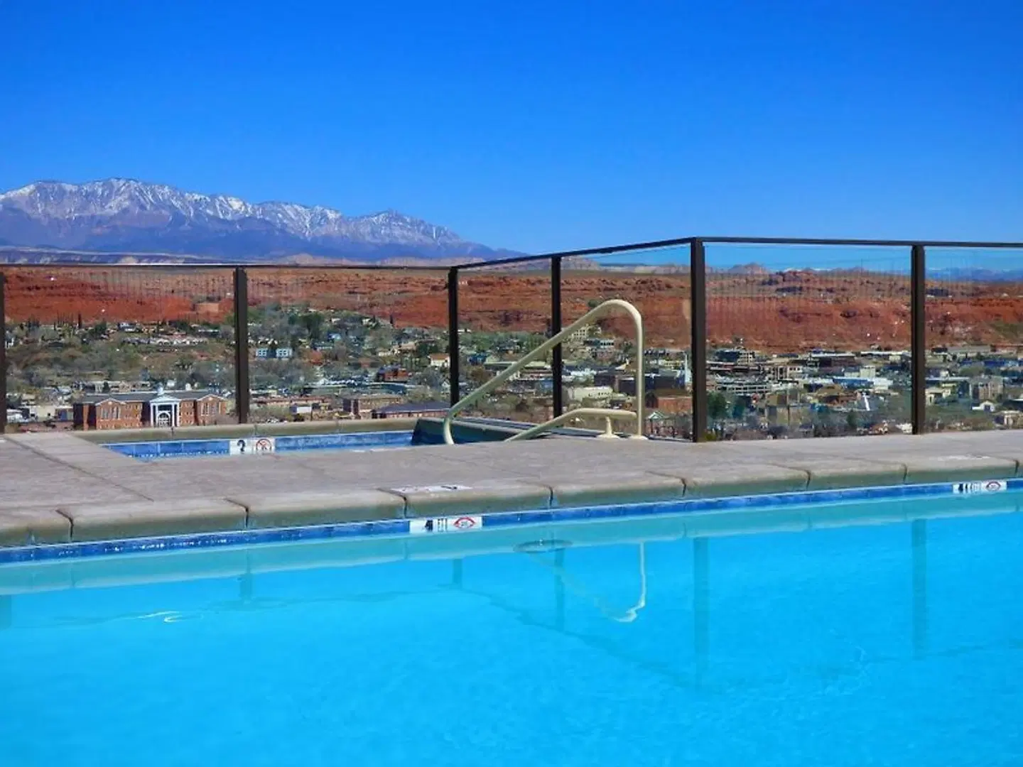 Inn On The Cliff OUTDOOR_POOL