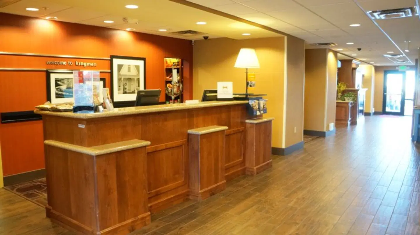 Hampton Inn and Suites Kingman LOUNGE_LOBBY