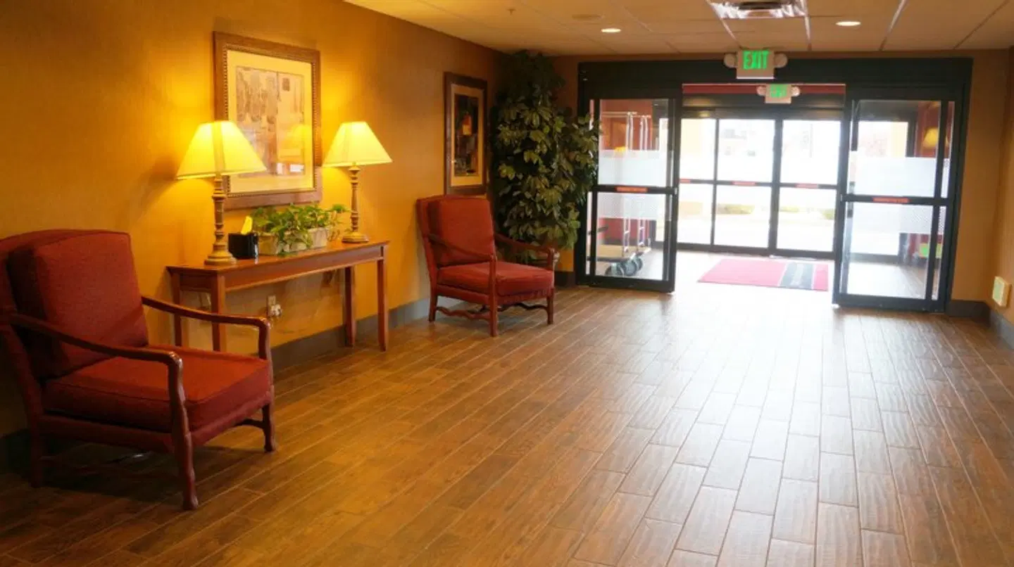 Hampton Inn and Suites Kingman LOUNGE_LOBBY