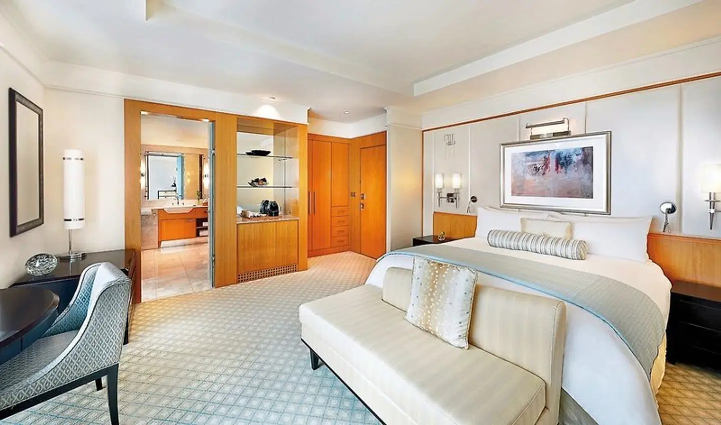 The Ritz-Carlton Dubai International Financial Centre ROOM_EXAMPLE
