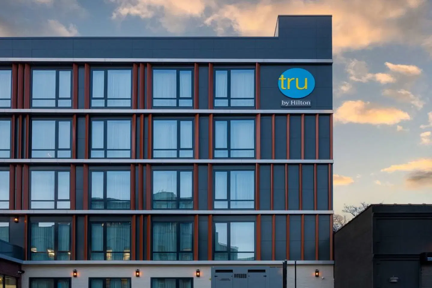 Tru By Hilton Brooklyn EXTERIOR