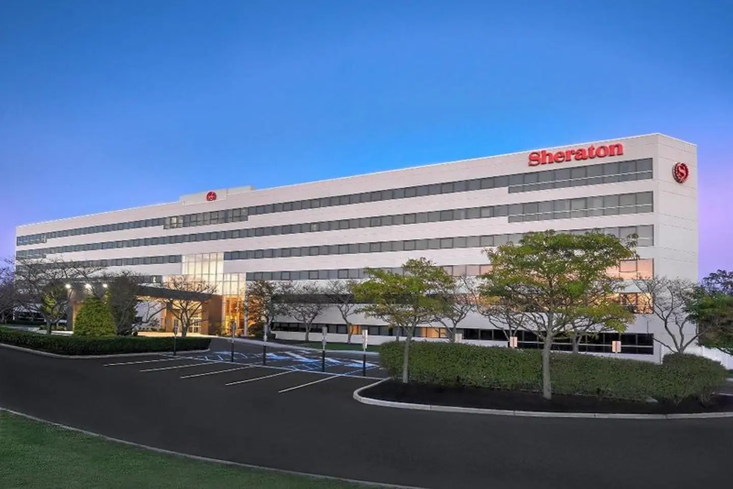 Sheraton Eatontown Hotel EXTERIOR