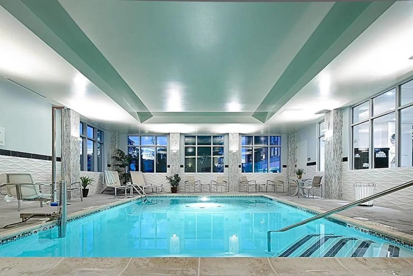 Residence Inn by Marriott Boston Logan Airport/Chelsea Hallenbad
