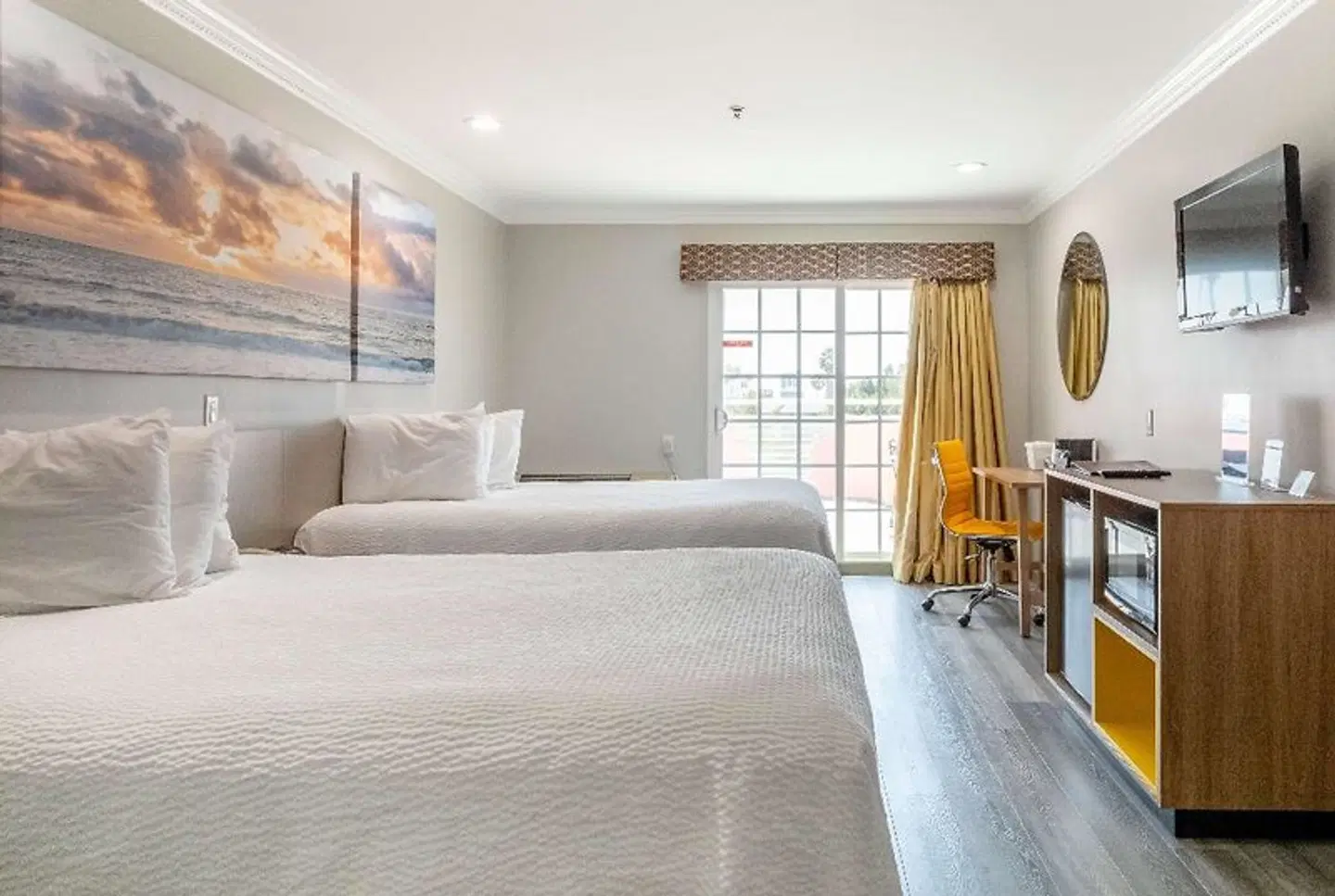 Days Inn by Wyndham Santa Monica/Los Angeles ROOM_EXAMPLE