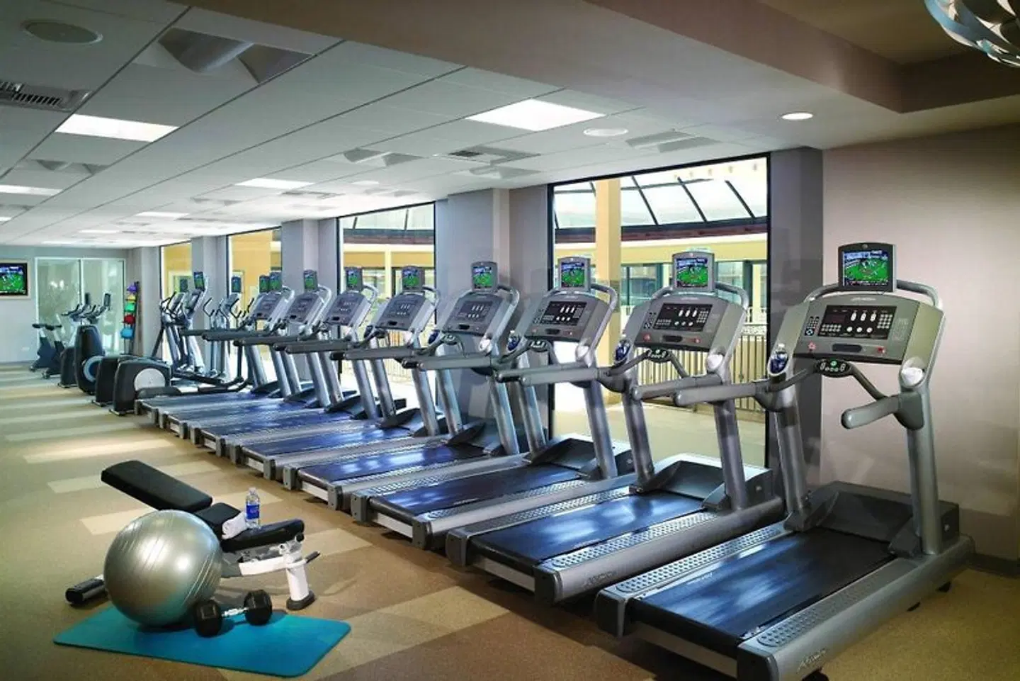 Marriott Chicago OHare SPORTS_AND_LEISURE