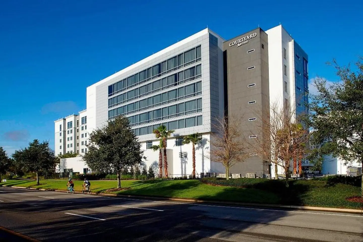 Courtyard by Marriott Orlando Lake Nona EXTERIOR