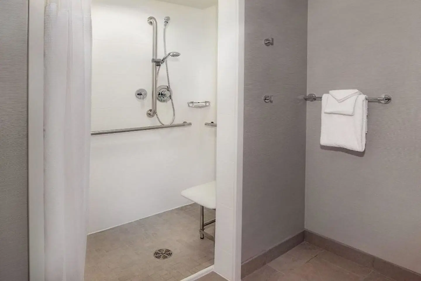 Courtyard by Marriott Billerica / Bedford Badezimmer