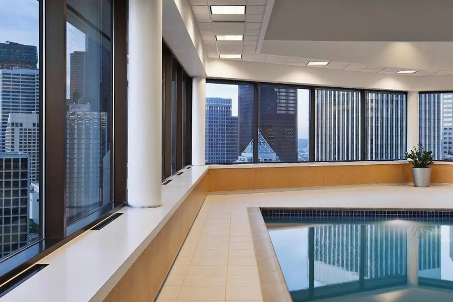 Sheraton Grand Seattle HEALTH_BEAUTY