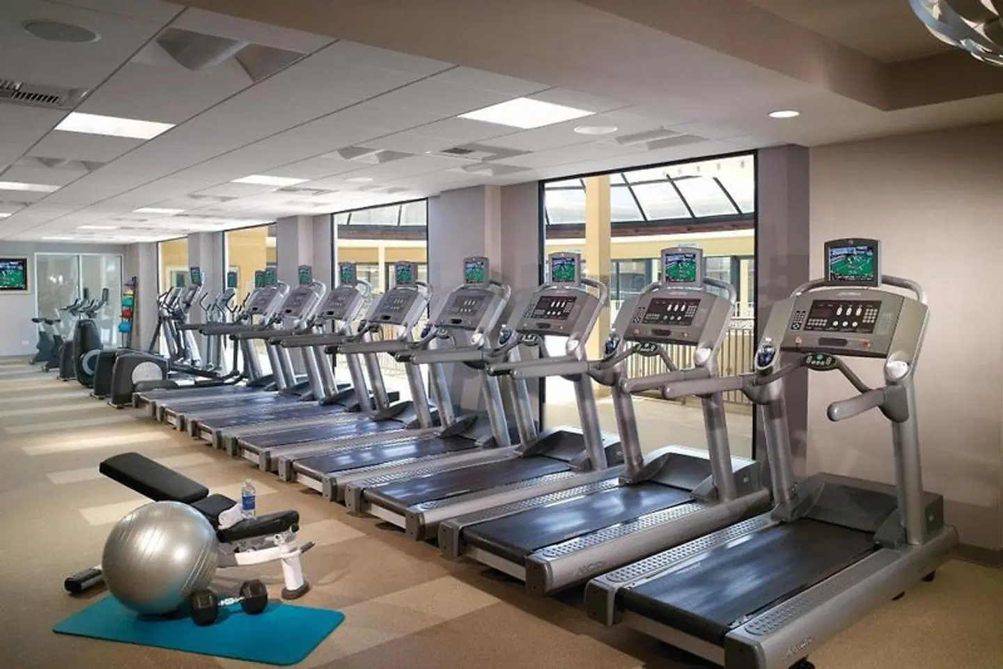 Marriott Chicago OHare SPORTS_AND_LEISURE