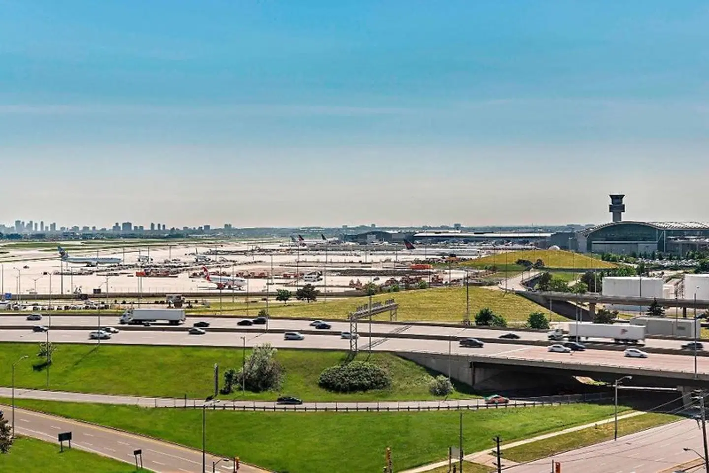 The Westin Toronto Airport EXTERIOR