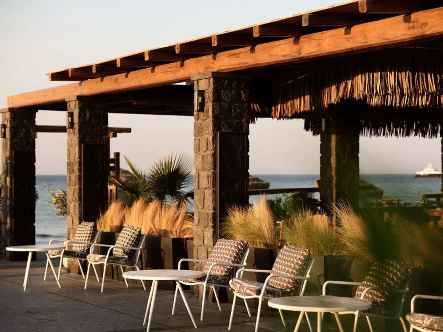 Sea Breeze Beach Resort, Curio Collection by Hilton Konferenz