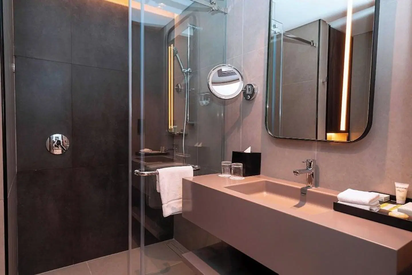 Courtyard by Marriott World Trade Centre, Dubai Badezimmer