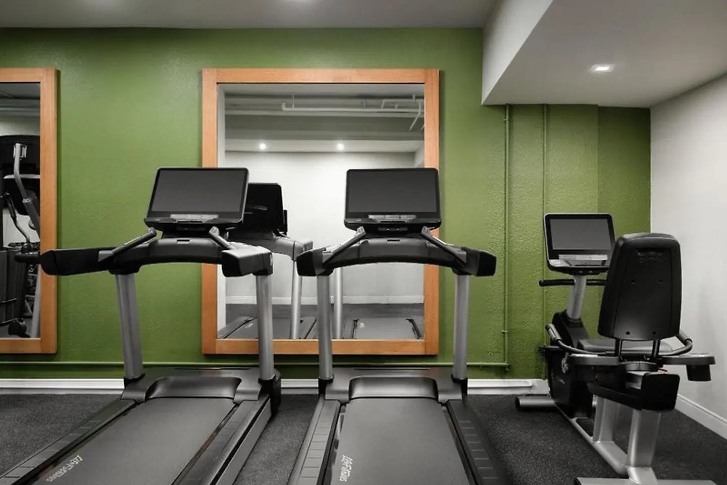 Burton House Beverly Hills, A Tribute Portfolio Hotel SPORTS_AND_LEISURE