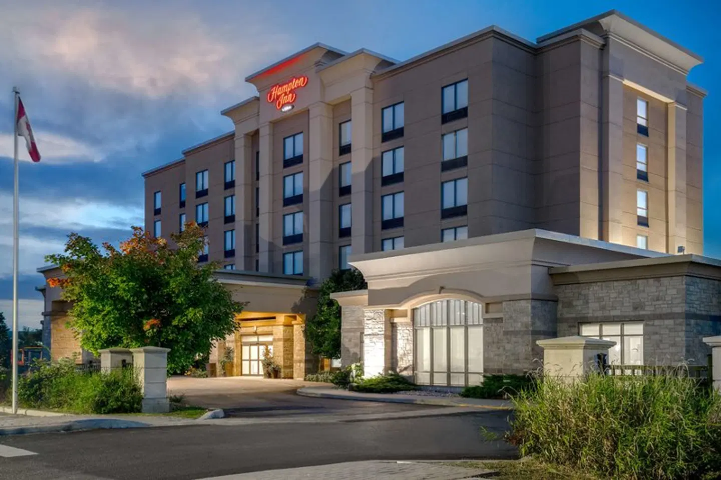 Hampton Inn by Hilton Brampton Toronto EXTERIOR