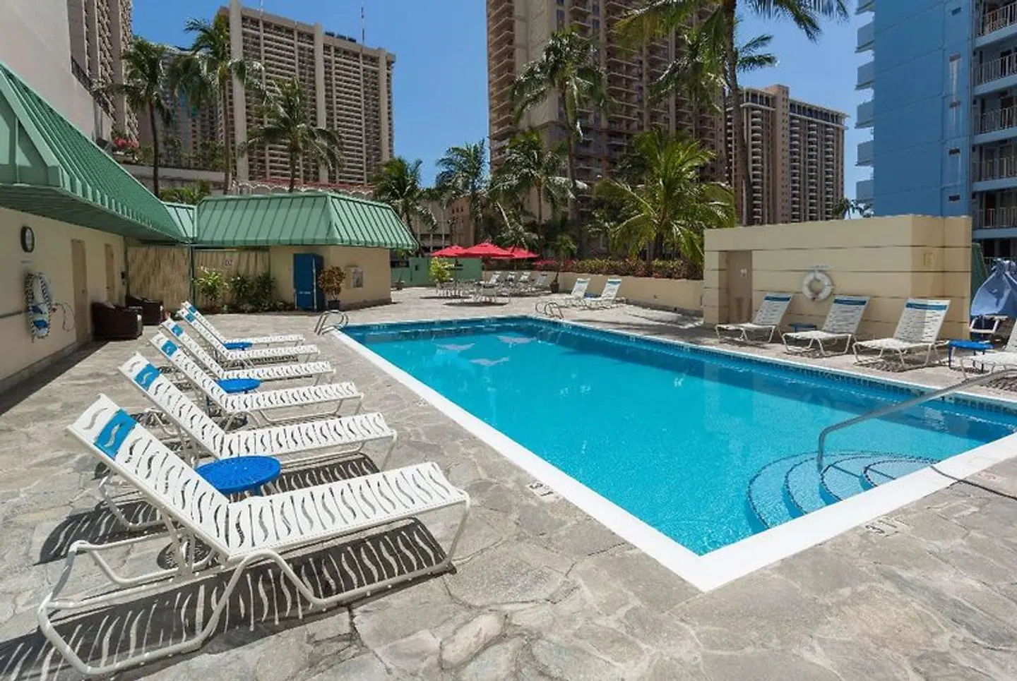 Ramada Plaza by Wyndham Waikiki OUTDOOR_POOL