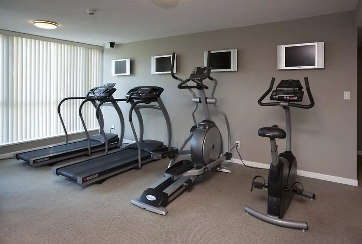 Carmana Plaza SPORTS_AND_LEISURE