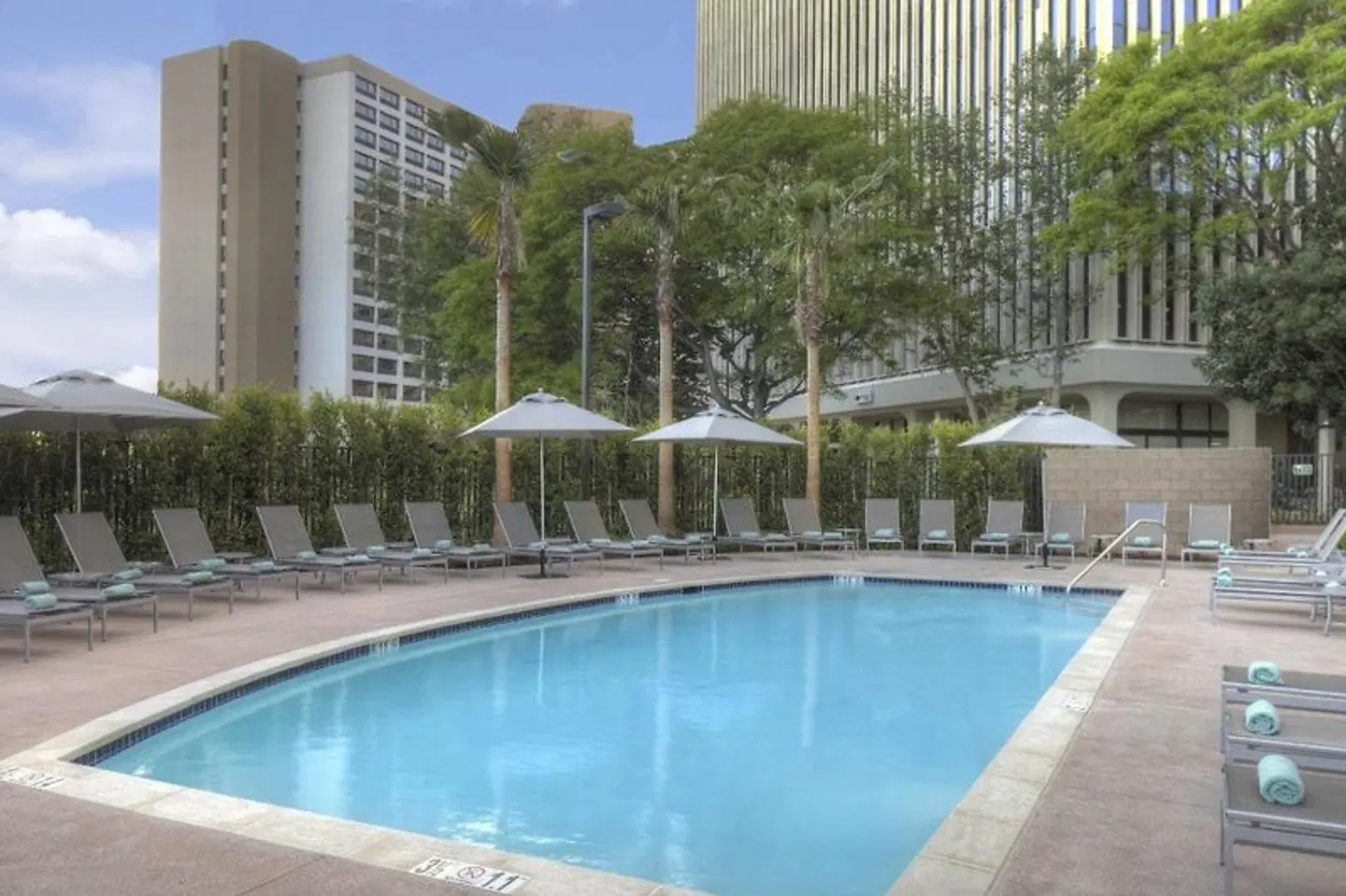 Residence Inn by Marriott Los Angeles LAX/Century Boulevard OUTDOOR_POOL