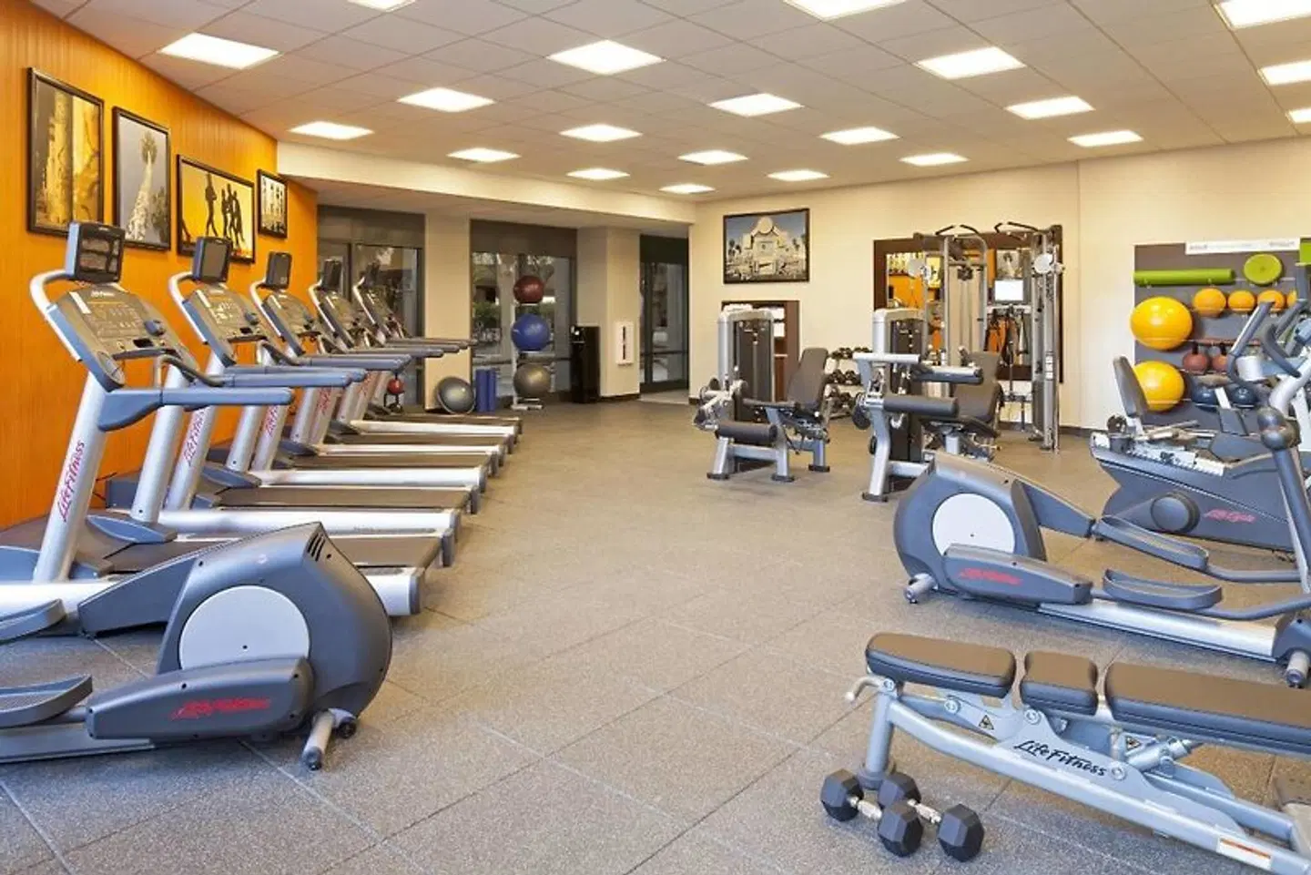 Residence Inn by Marriott Los Angeles LAX/Century Boulevard SPORTS_AND_LEISURE