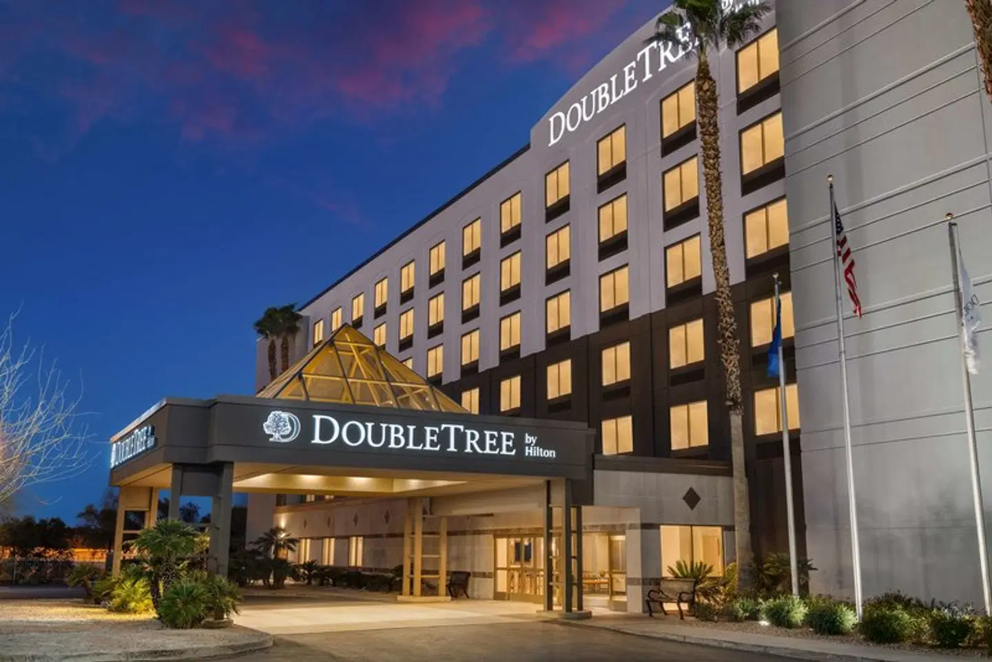 DoubleTree by Hilton Las Vegas Airport EXTERIOR