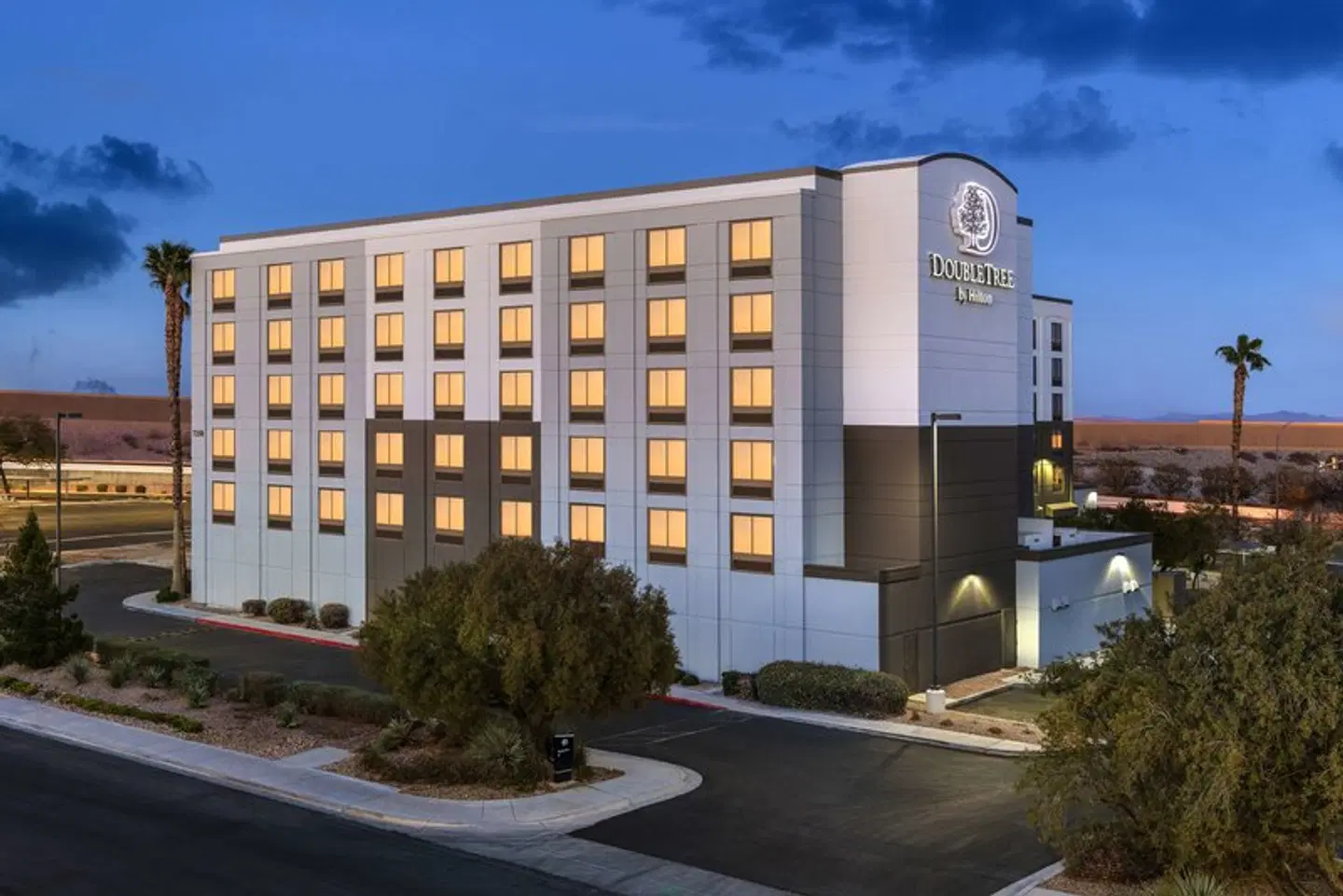 DoubleTree by Hilton Las Vegas Airport EXTERIOR