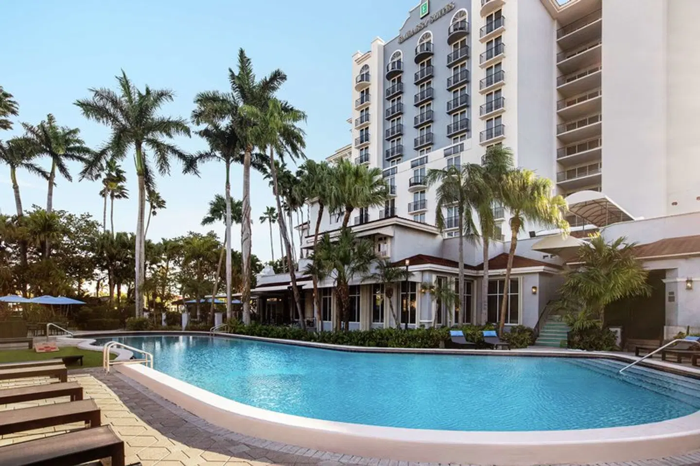 Embassy Suites by Hilton Fort Lauderdale - 17th Street OUTDOOR_POOL