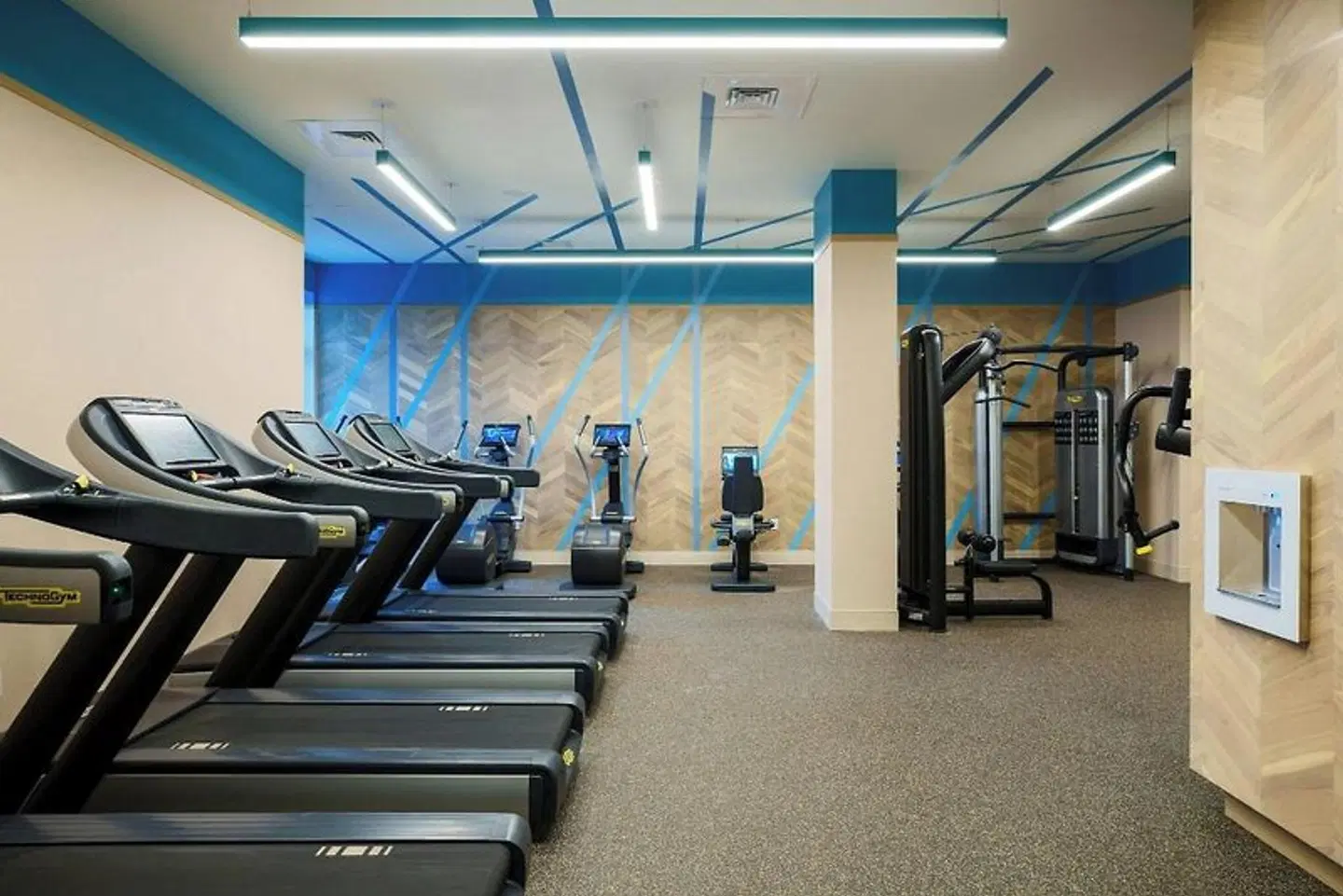 Renaissance Meadowlands Hotel SPORTS_AND_LEISURE