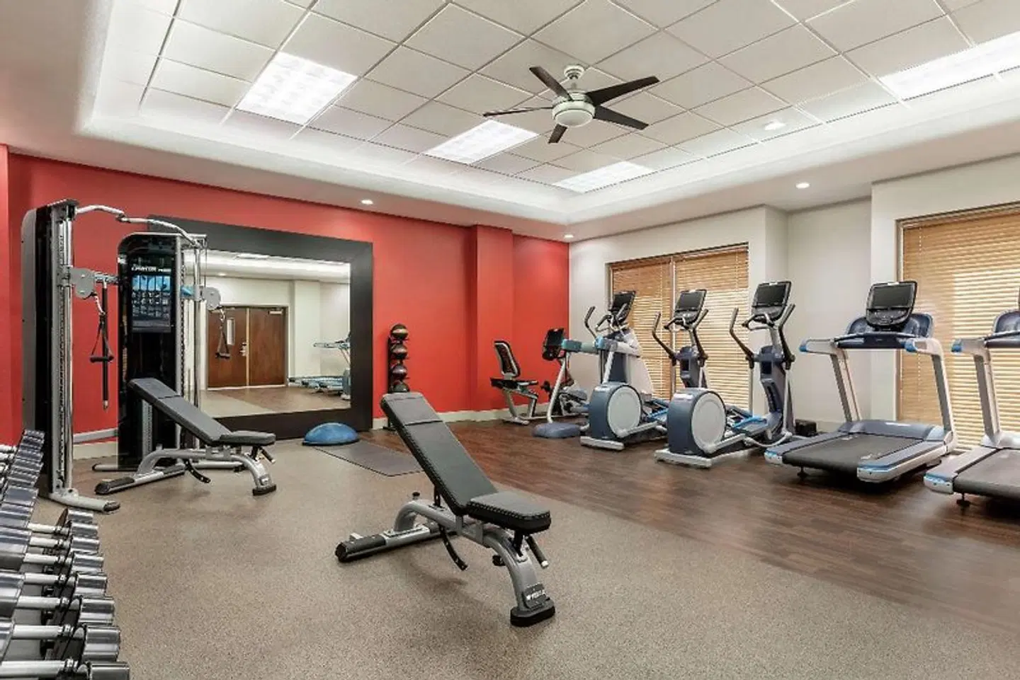 Embassy Suites by Hilton Convention Center Las Vegas SPORTS_AND_LEISURE