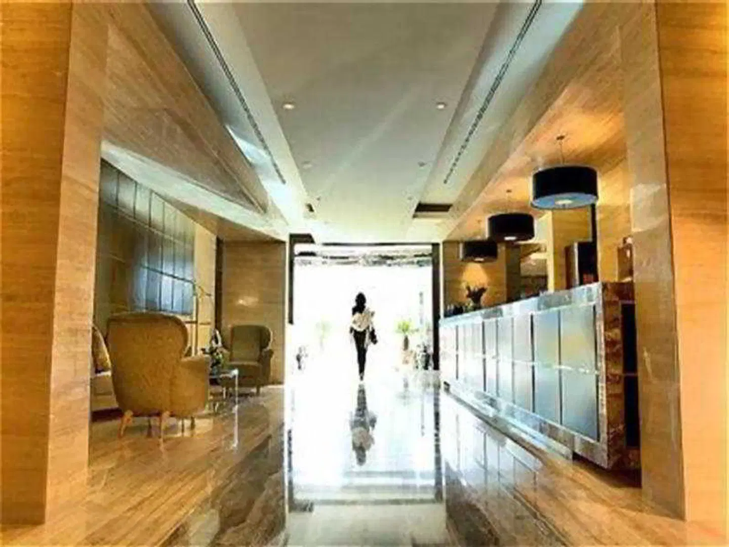 Dubai Marriott Harbour Hotel & Suites Lobby