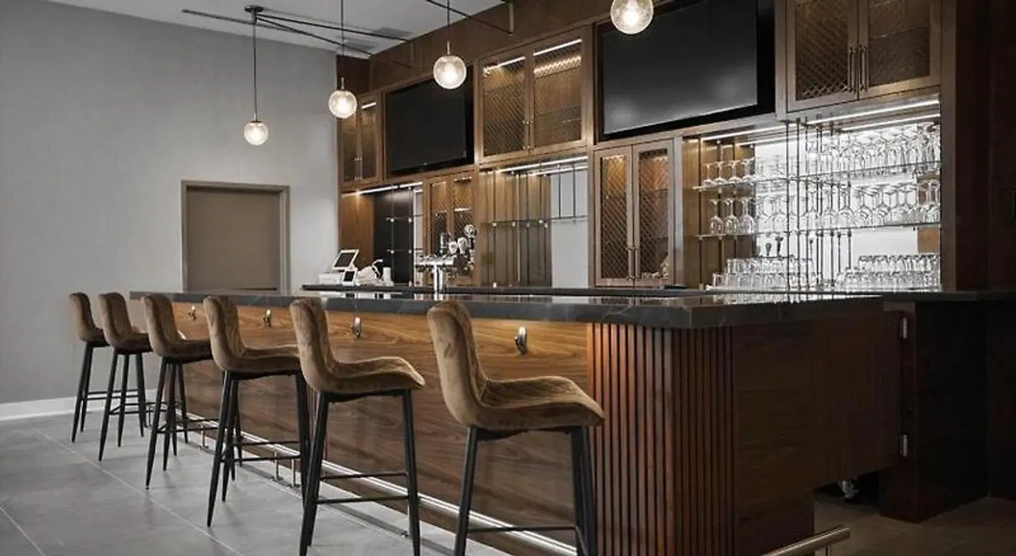 Four Points By Sheraton Oakville Bar