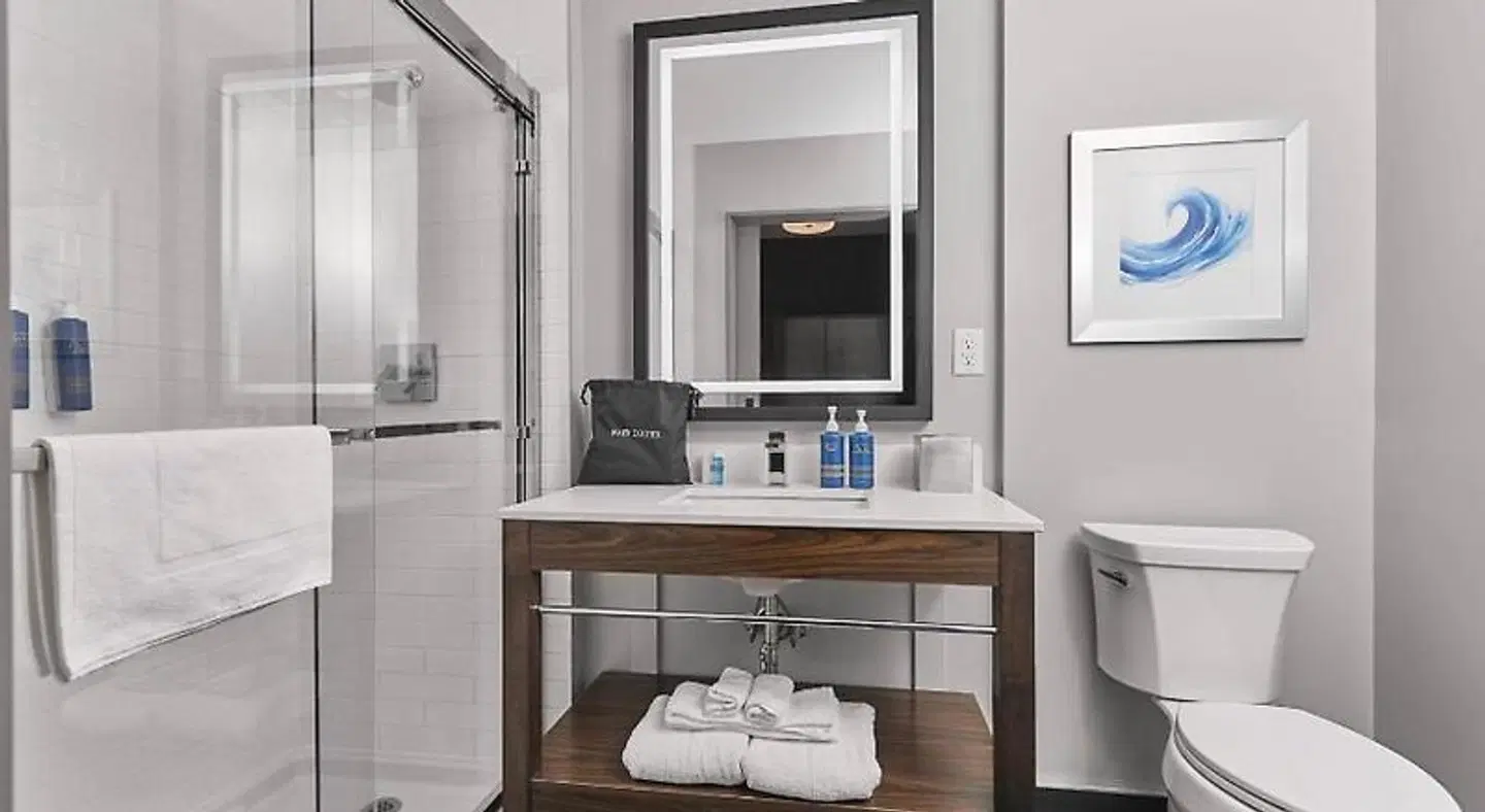 Four Points By Sheraton Oakville Badezimmer