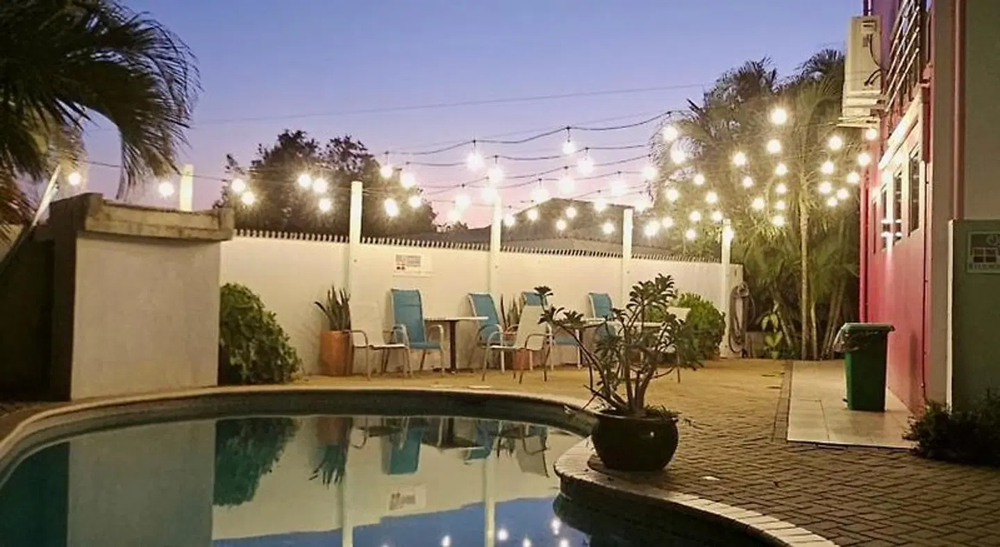 Quints Travelers Inn OUTDOOR_POOL