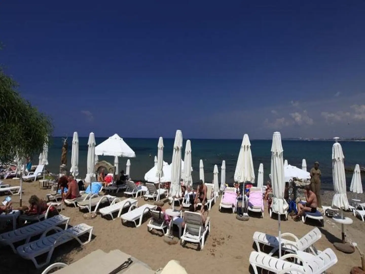 Leda Beach Hotel Strand