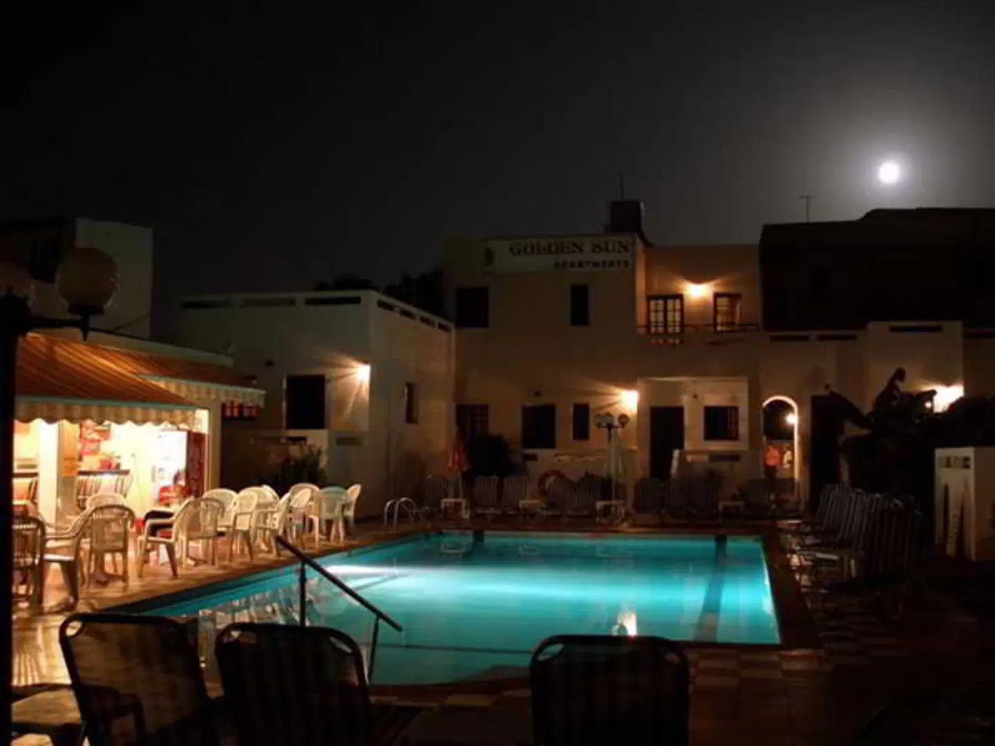 Golden Sun OUTDOOR_POOL