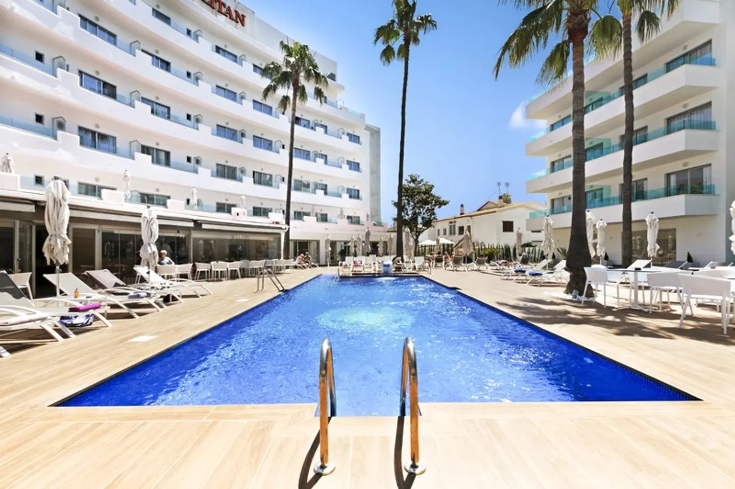 Metropolitan JUKA Playa OUTDOOR_POOL
