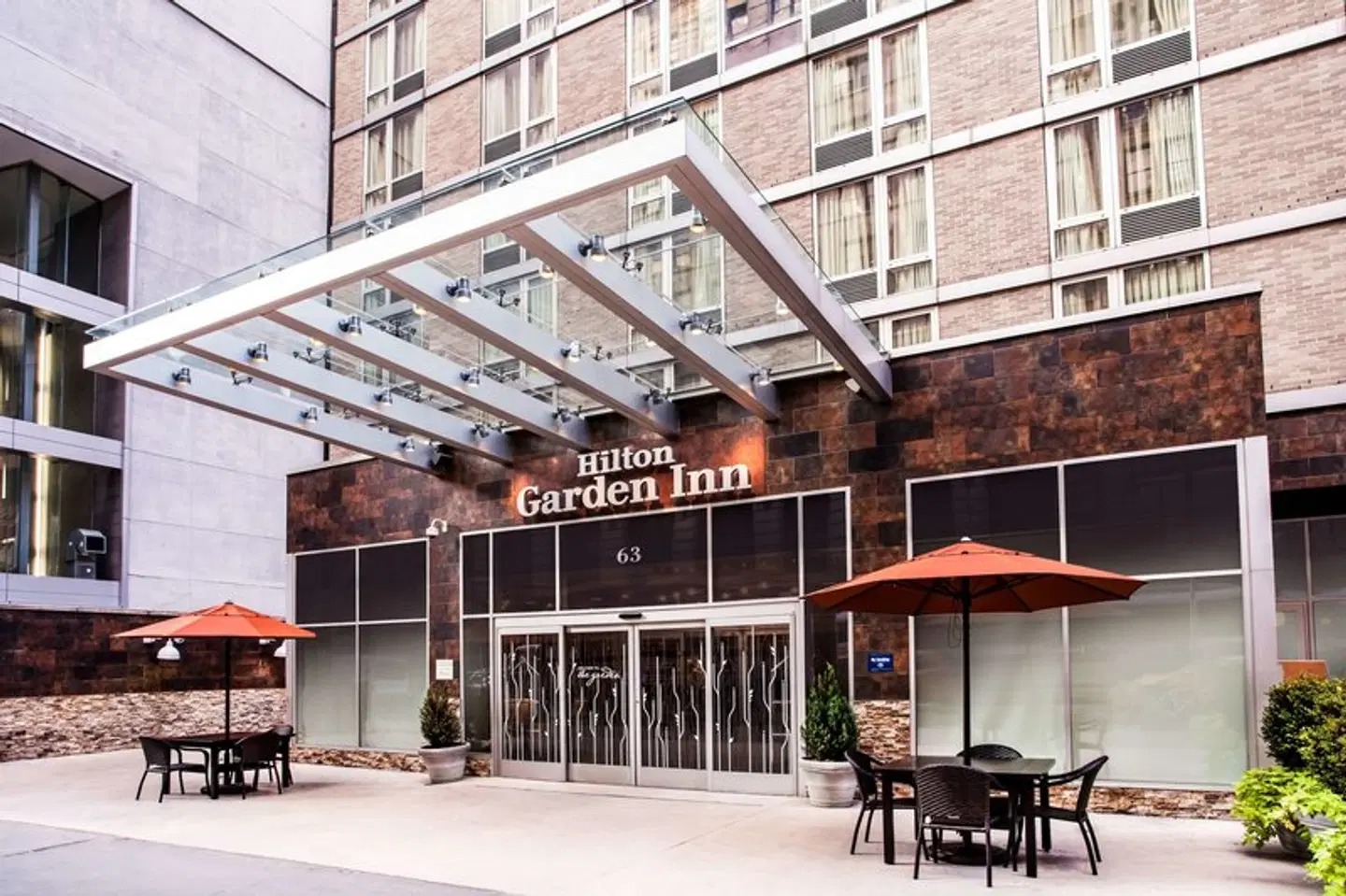 Hilton Garden Inn West 35th Street EXTERIOR