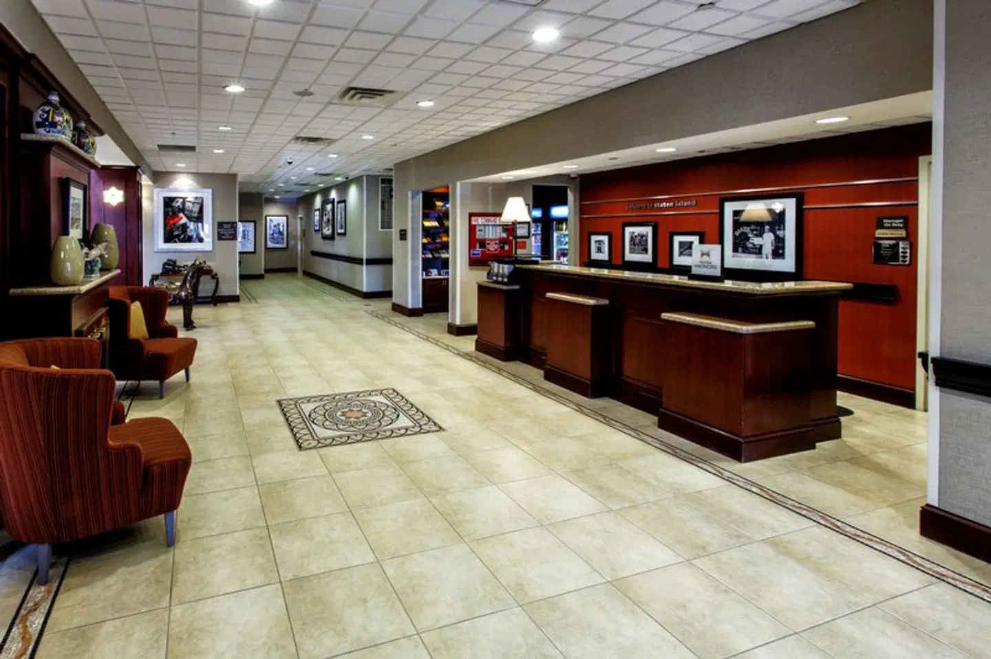 Hampton Inn & Suites Staten Island LOUNGE_LOBBY