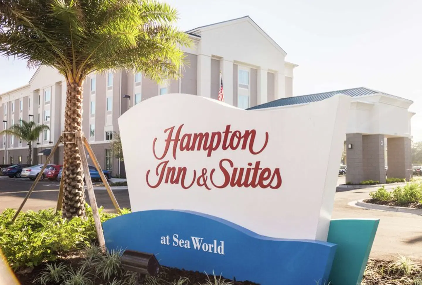 Hampton Inn & Suites Orlando at SeaWorld EXTERIOR