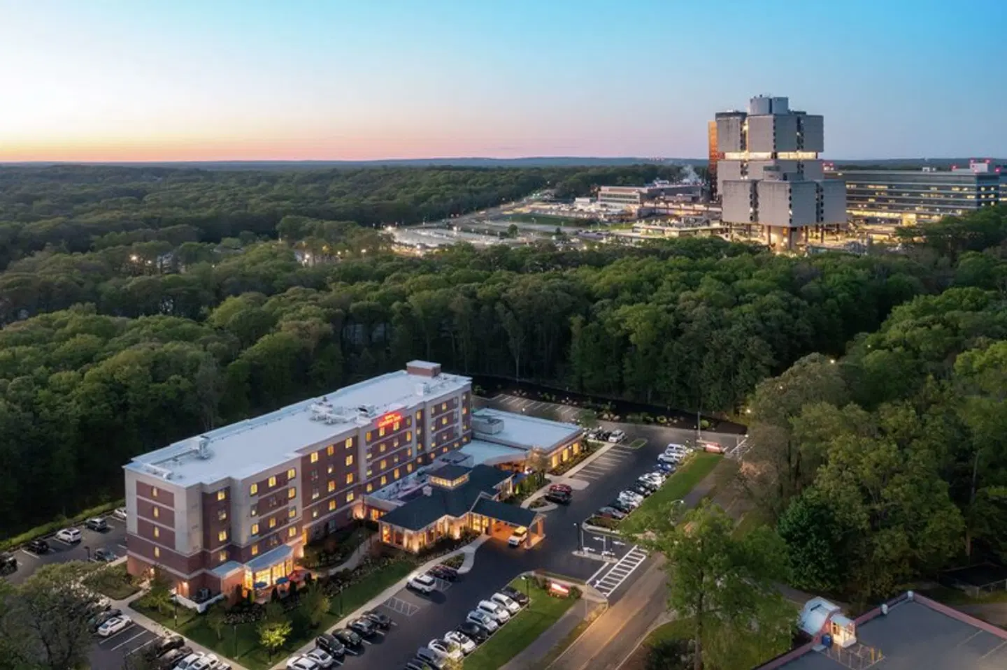 Hilton Garden Inn Stony Brook EXTERIOR