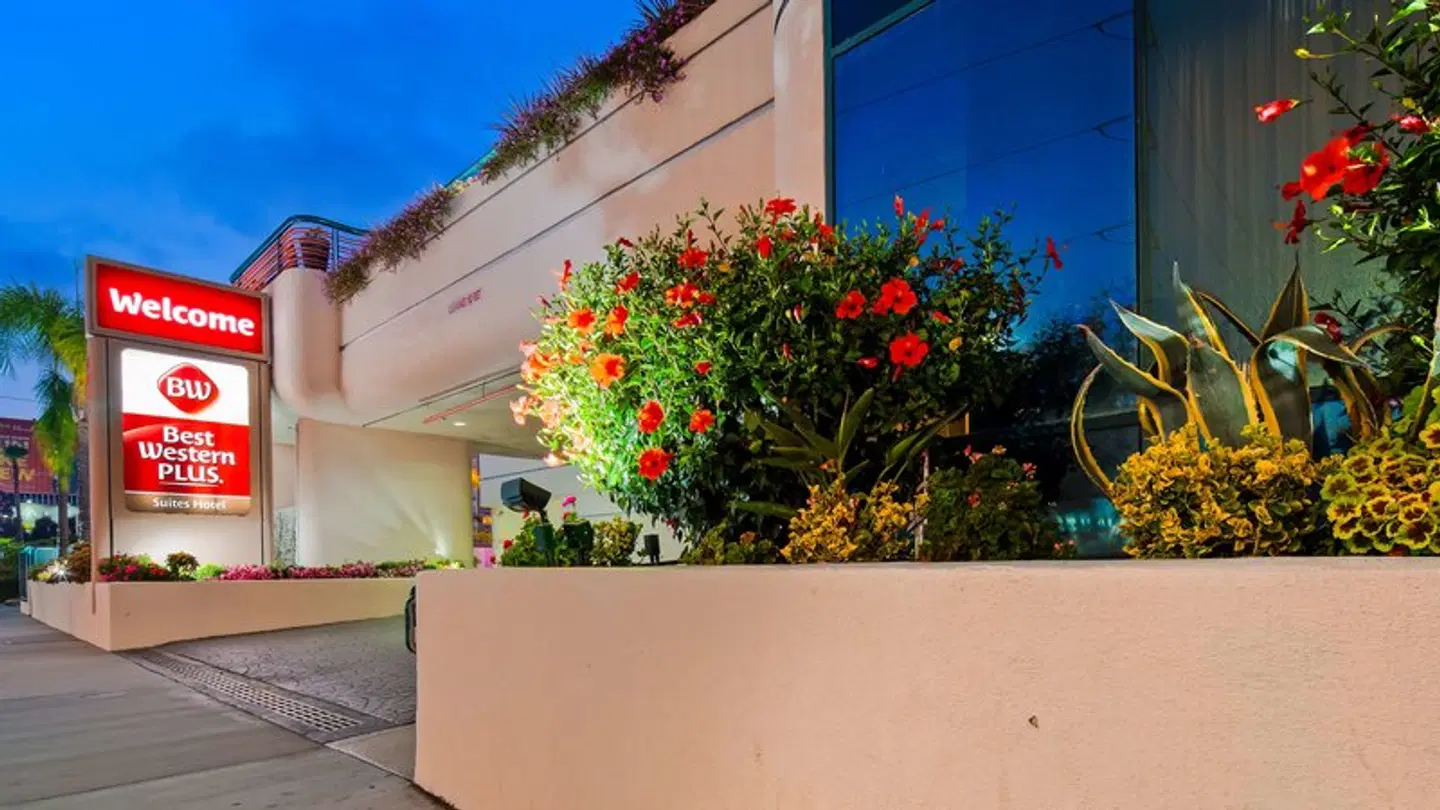 Best Western Plus Suites Hotel - Los Angeles LAX Airport EXTERIOR